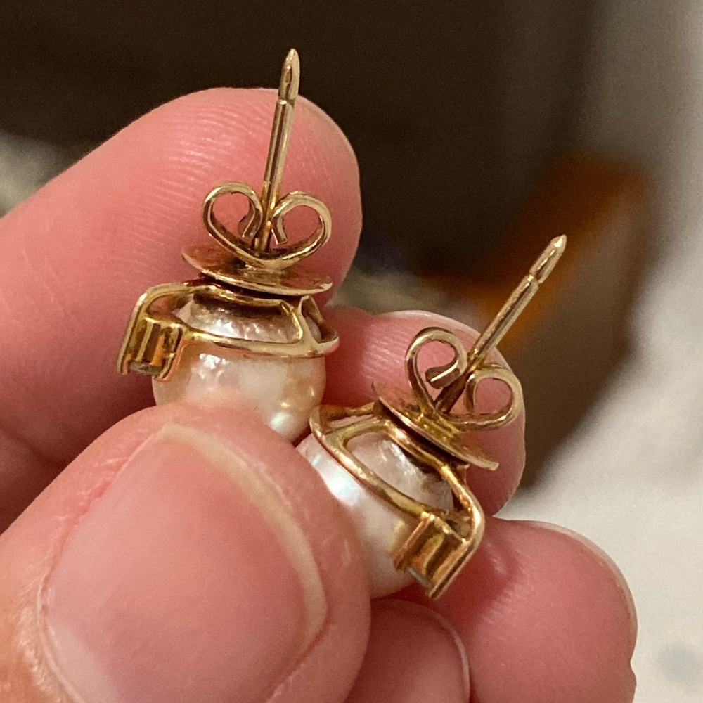 2 pairs of 14k solid gold earrings - Picture 4 of 9